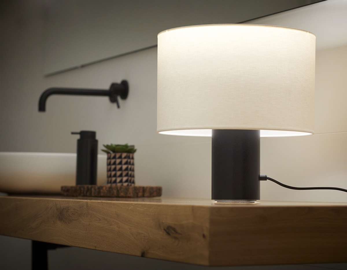 02 Estiluz Cyls M 3906p Table Lamp Img A04